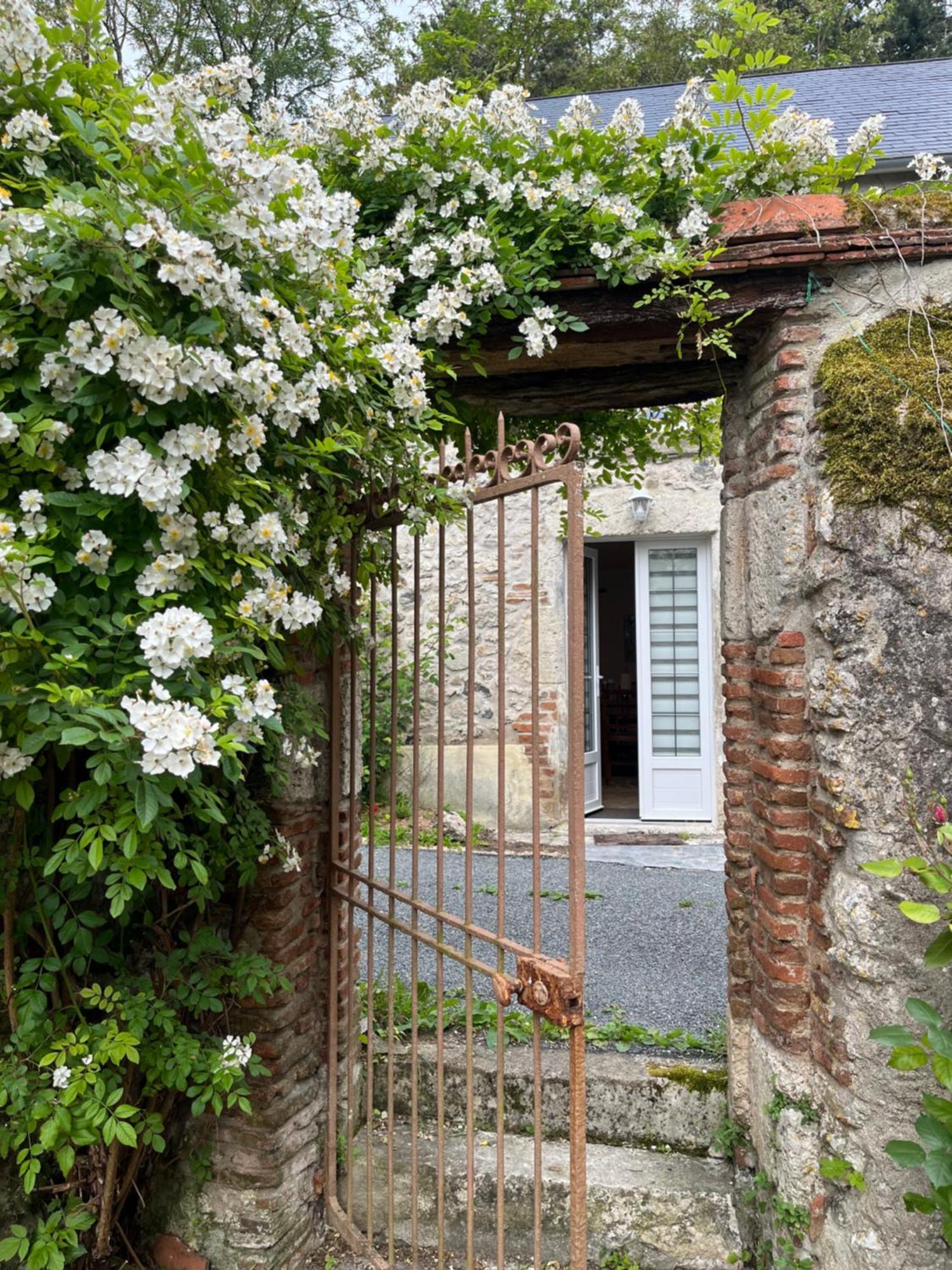 Gite De La Petite Mauve Baule Bagian luar foto